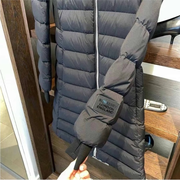 New Burberry long down puffer jacket with hood - Picture 2 of 5